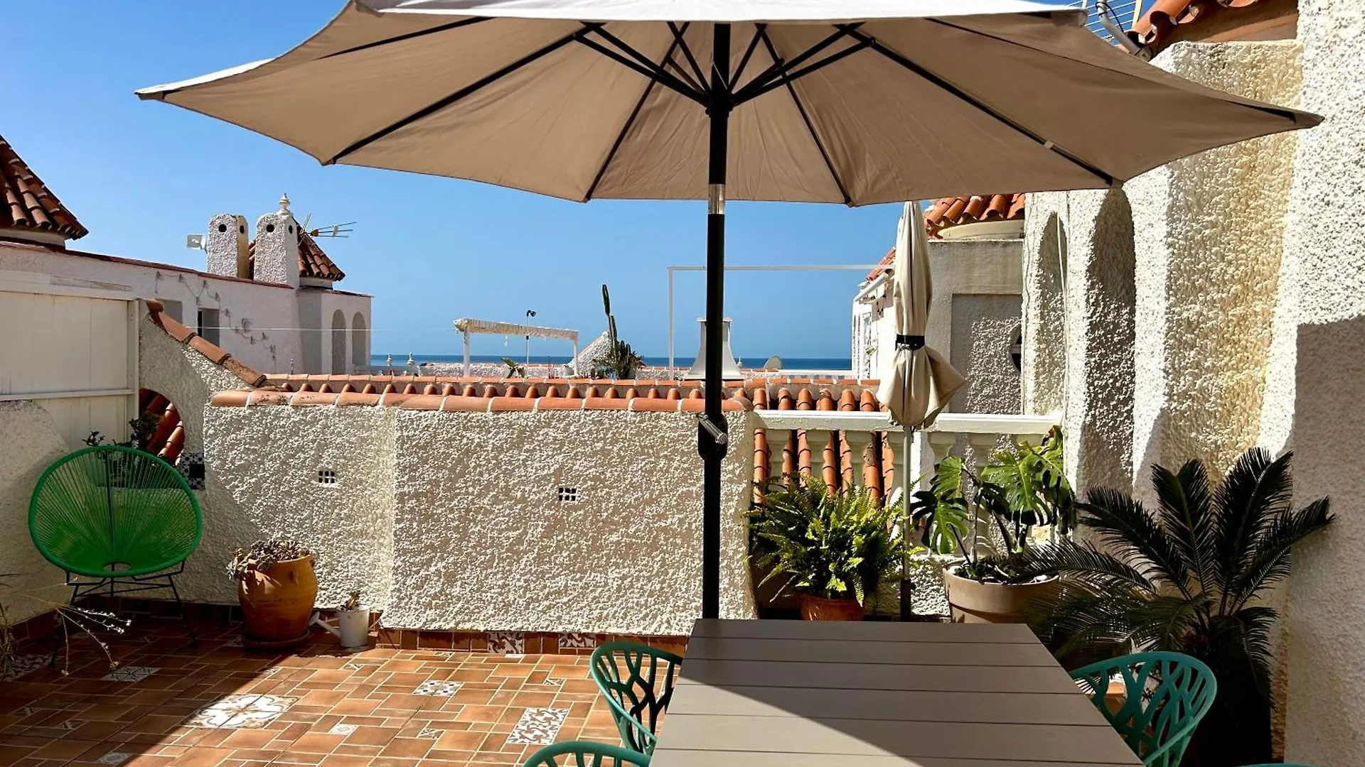 Apartamento agradable con gran solarium en Mezquitilla Algarrobo Costa España